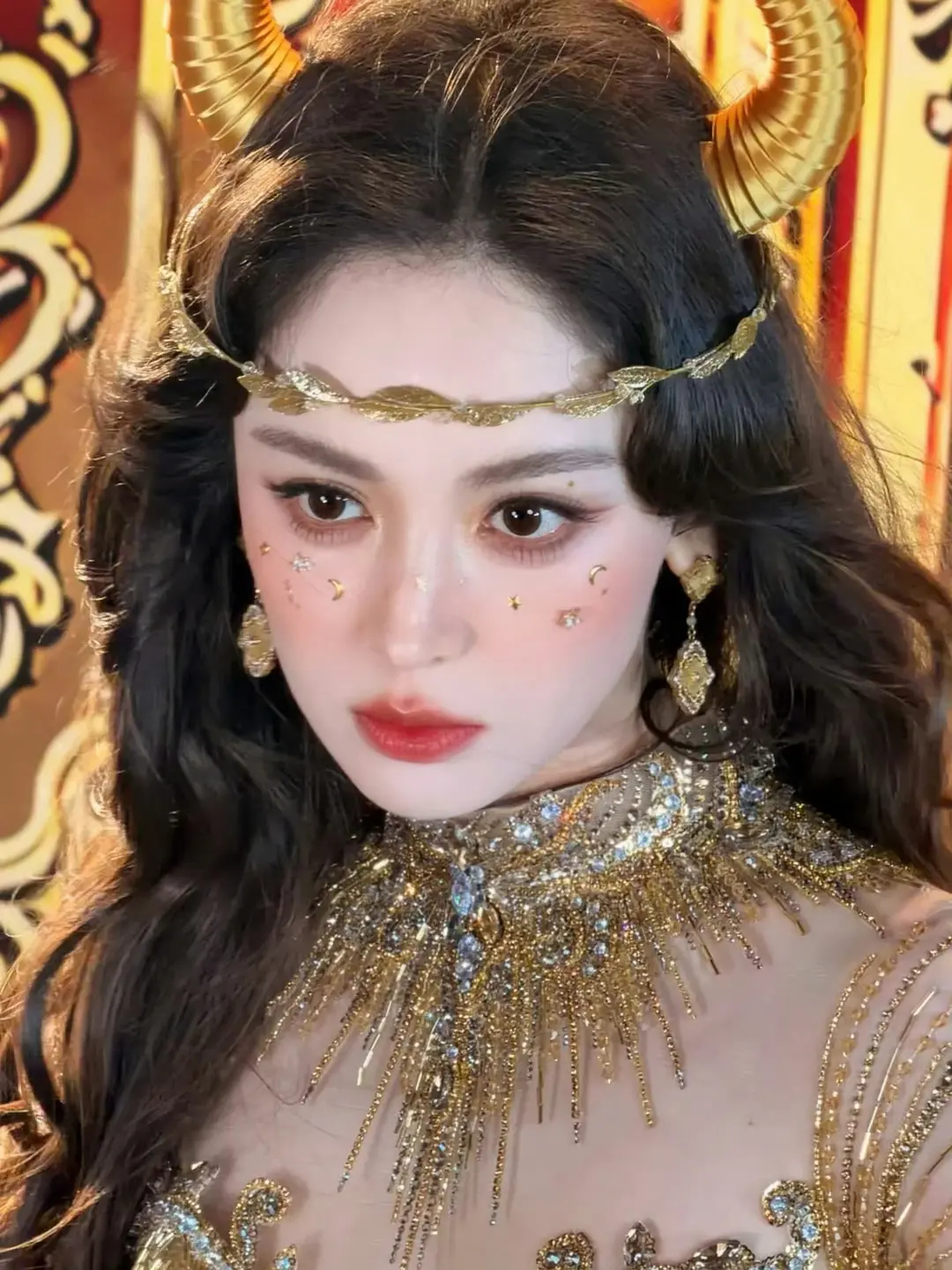 娜扎的脸确实很高级，但是现实中哪来这么多的女王 