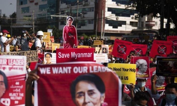 4月20日-1十年民主试验让平民政治家获得了暂时的控制权     NUG外长代表