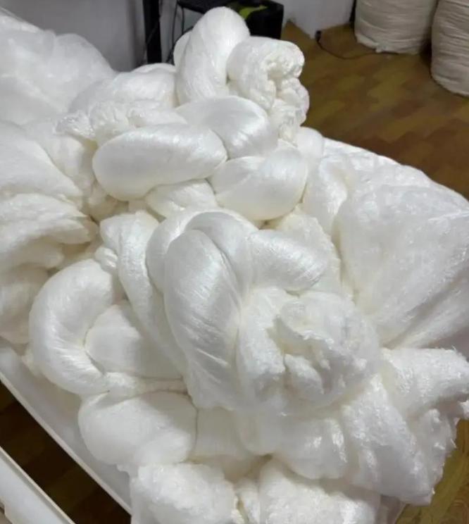 人类商业史上诞生过无数暴利垄断行业，石油把控现代能源命脉，芯片锁定高端科技壁垒，