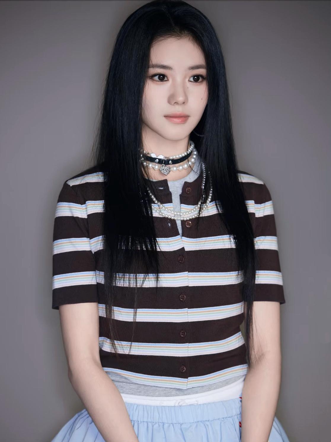 没想到哥特风这么带感 这张存子完全就是bjd本人….. 