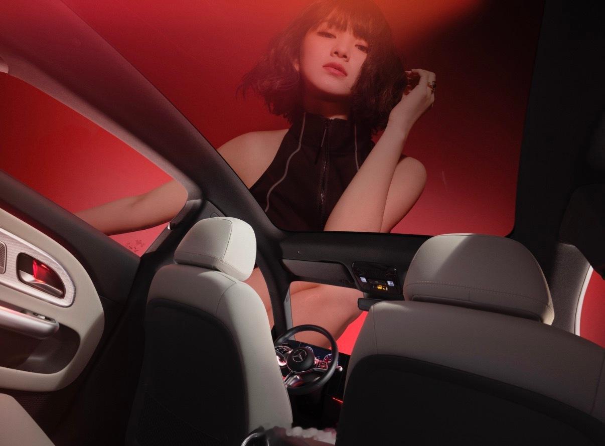 奔驰纯电CLA上市派对，自信从容、气场全开！从赛场到舞台，他始终以冠军姿态闪耀聚