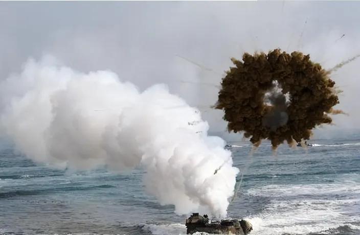 狂赚144亿美元，朝鲜感谢美国送大礼，粮食、港口、公路、电厂、能源、机械、化肥、