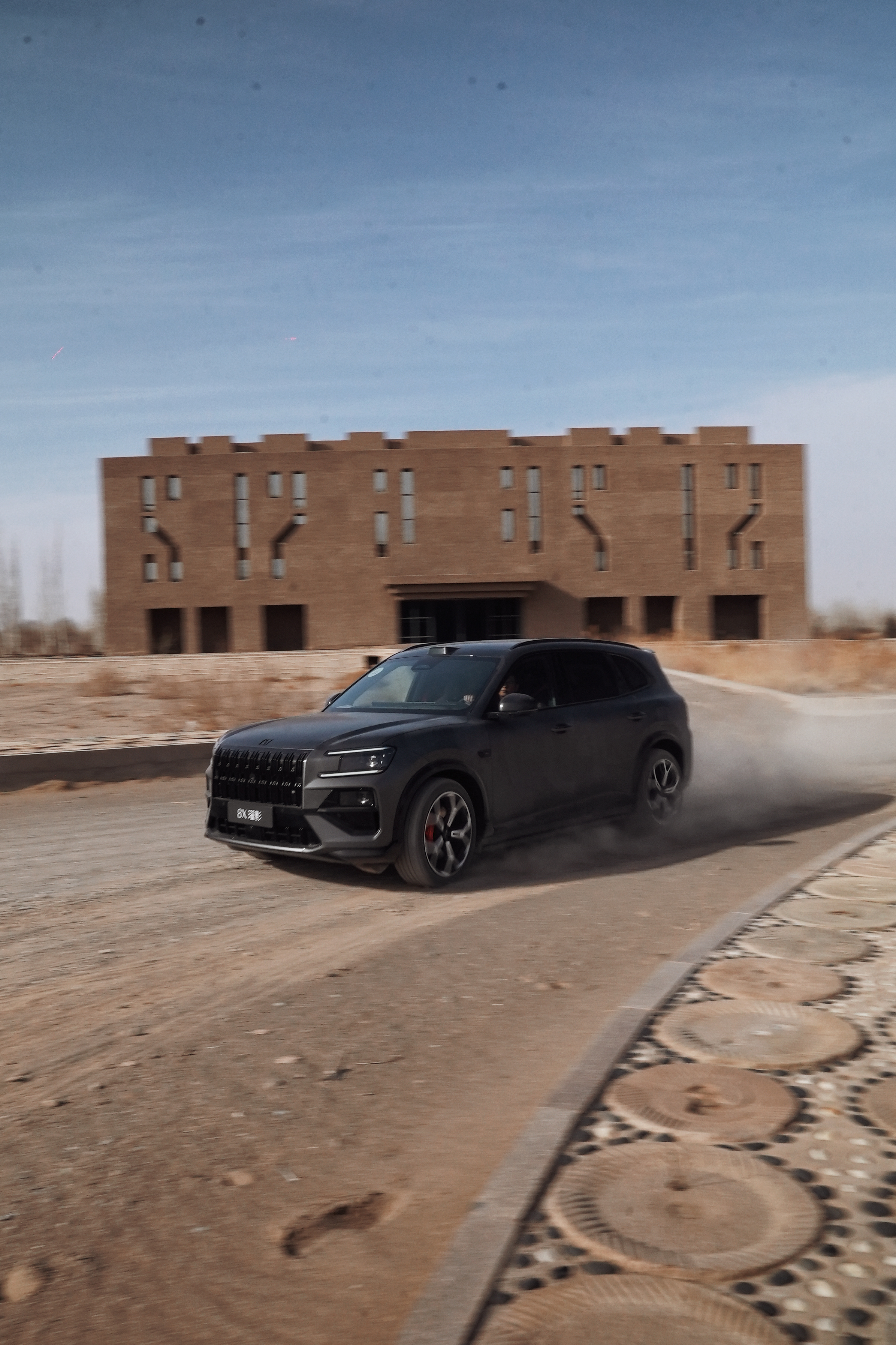 极氪8X曜影，收工前按几张，图2️⃣拍出了空气动力学   汽场全开