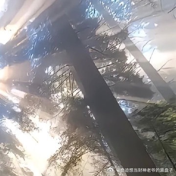 每日一善  生活最好的修行，是每日一善。不追求轰轰烈烈，在小事里传递善意：给路人