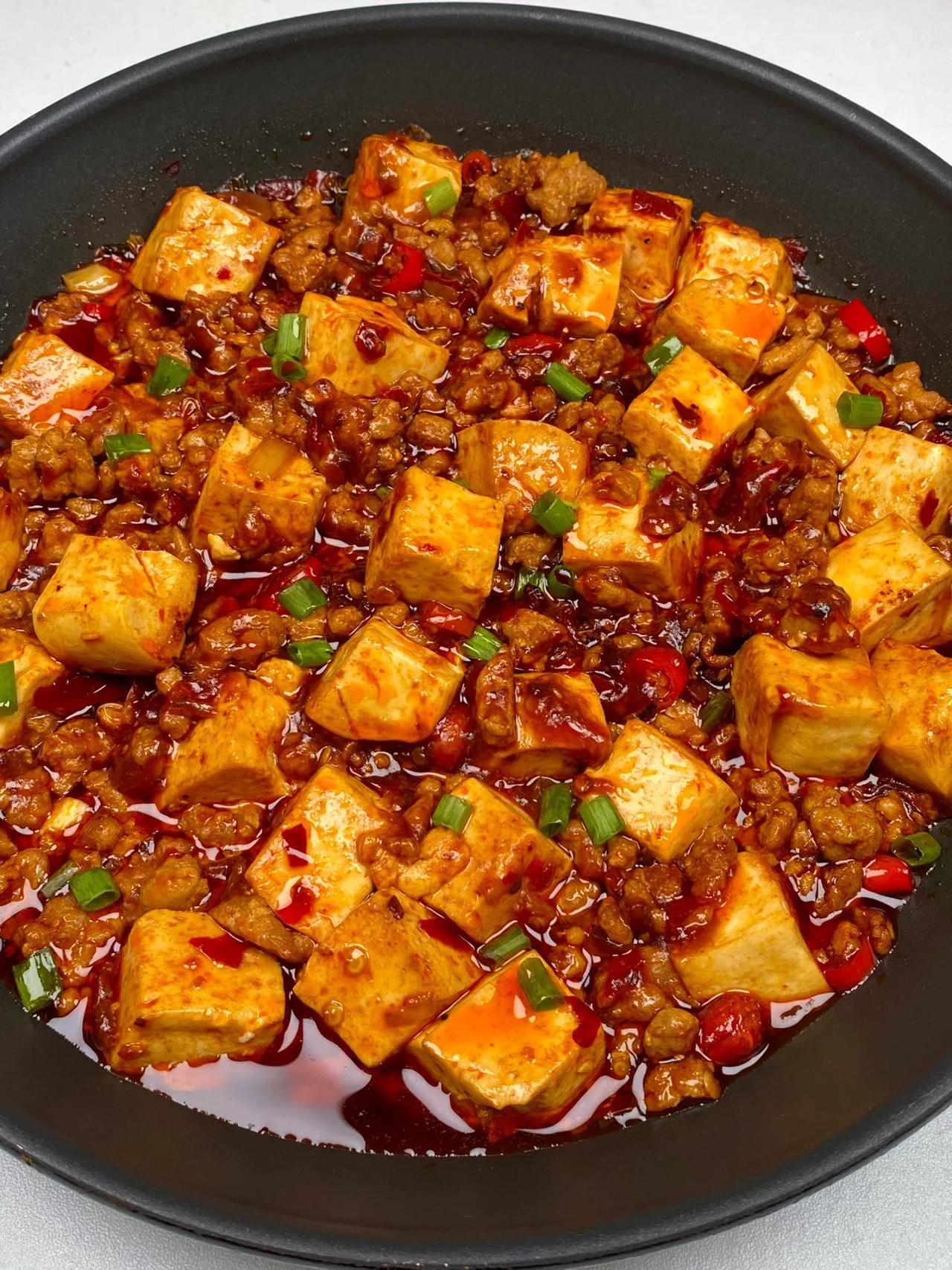 你们要的经典家常菜麻婆豆腐它来了，快去试试，真的巨巨巨…巨好吃😭！！麻辣鲜香超