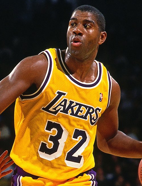 布克超越魔术师升至NBA历史得分榜第89位。NBA