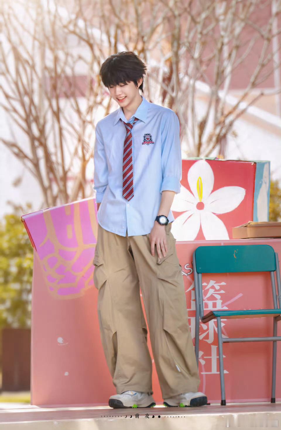 陈奕恒 穿校服都帅成这样！！！ 