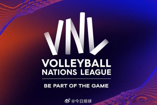 据传，今年的世界排球联赛 有可能试行一项新规则：允许自由人发球。教练可以决定由自