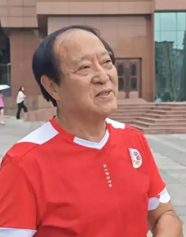 万万没想到！

折腾大半辈子、一度倾家荡产的牛群，晚年被美国留学归来的儿子牛童稳
