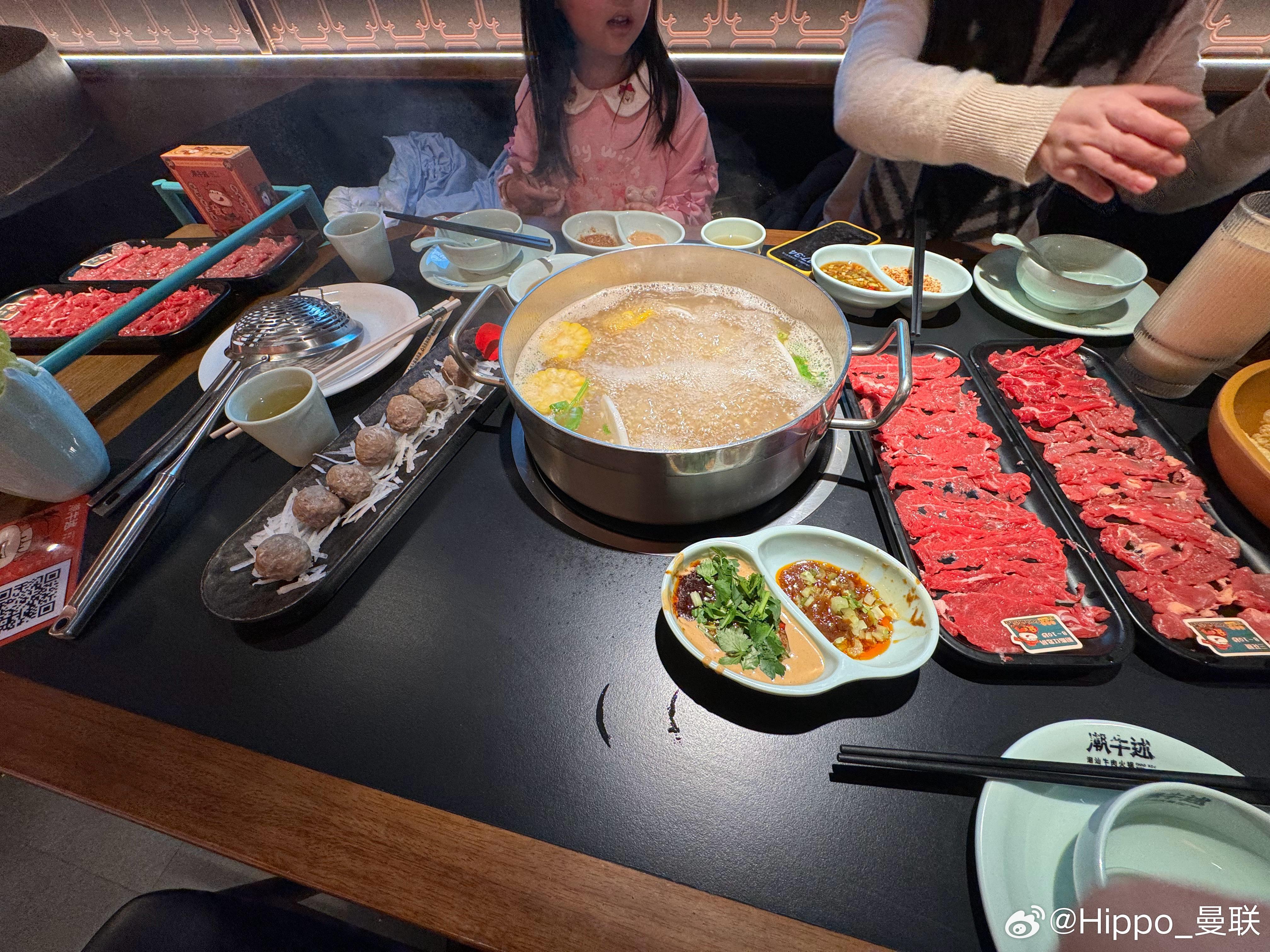 永远也搞不清楚到底哪个部位嫩。 成都·潮牛述·潮汕牛肉火锅(in99黑金店)