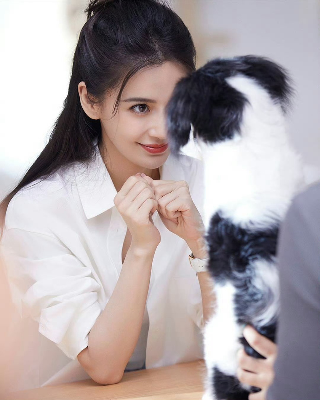 angelababy angelababy “带着热爱与赤诚，把对你的爱酿成岁月