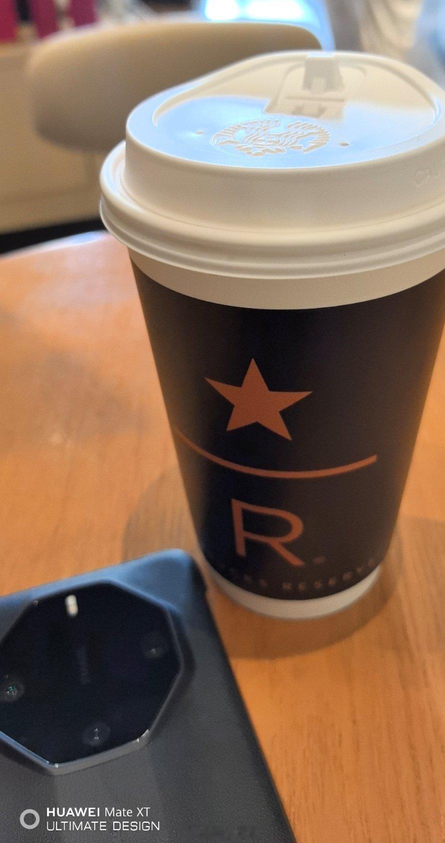 为什么我们都爱赛博呢？首先，赛博文化是一种数字化的文化，让我们可以在虚拟的世界里