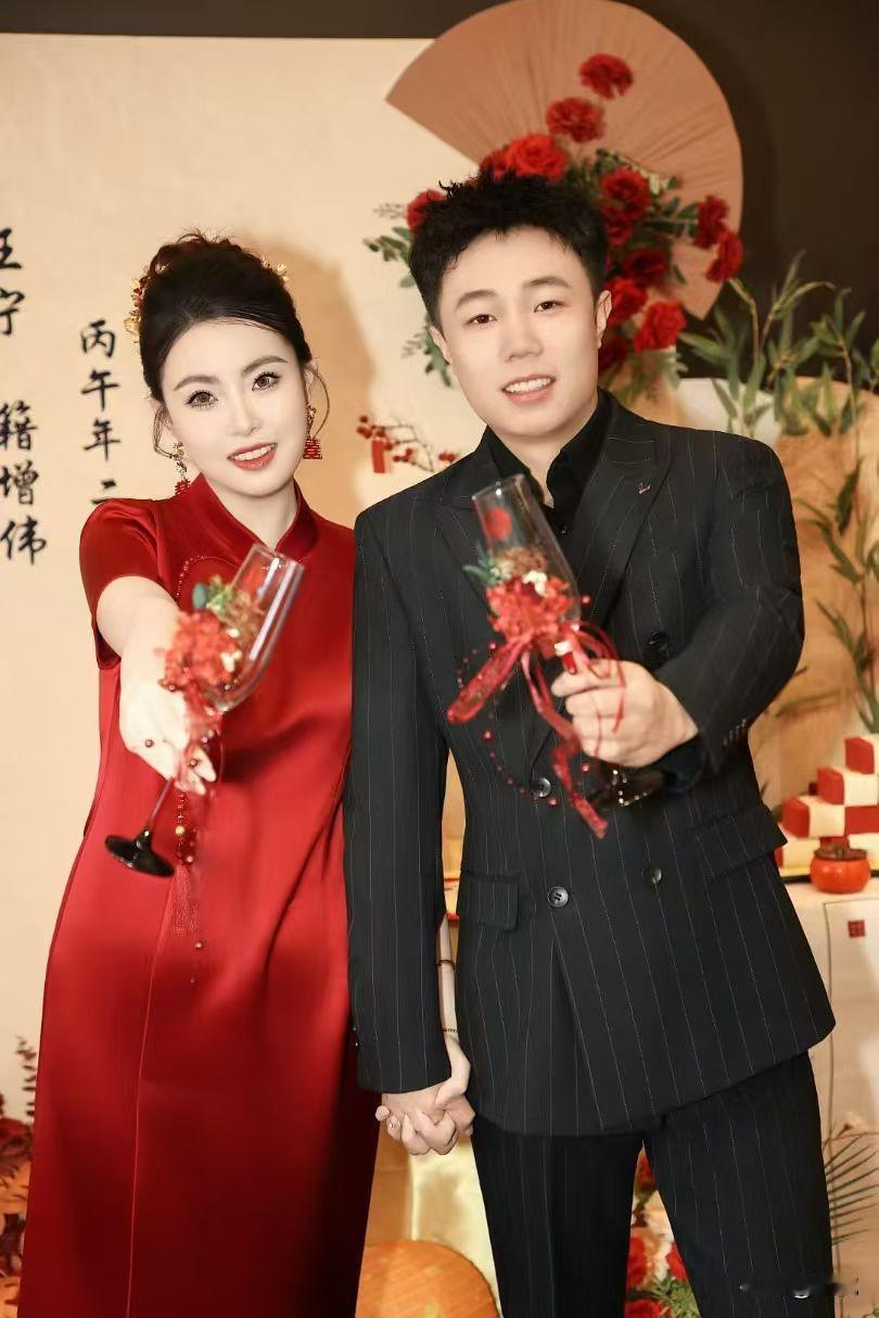 需要懂得换位思考，少一点指责埋怨，多一点共情包容。生活难免有摩擦，不要总盯着对方