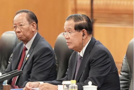 惊天动地！洪森当着中国领导人的面把话说死了：柬埔寨永远挺中国，谁搞“台独”就跟谁