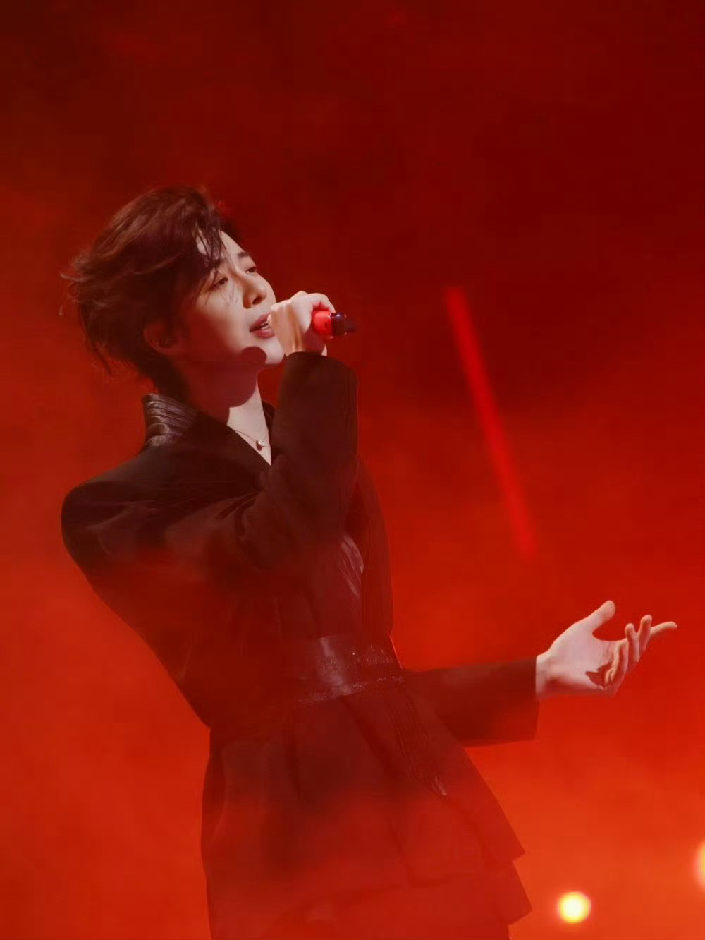 无法抵御的帅气！开会摸鱼看我宁哥哥！刘宇宁    |刘宇宁演唱会    |摩登兄