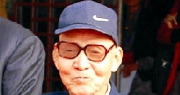 1979年，姚连蔚被免职，此后他回到了西安昆仑机械厂，重新当了一名普通工人。不久