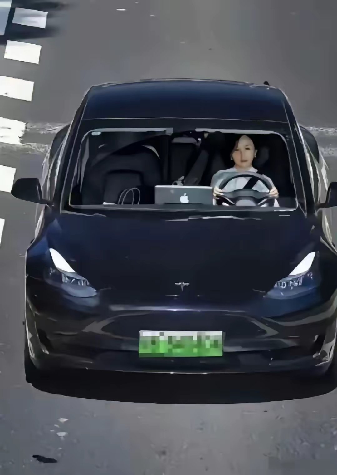 这姐姐的苹果是给谁看的呢？ ​​​