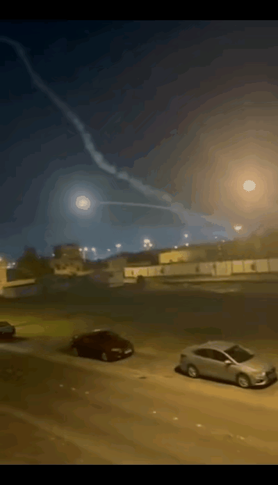 驻巴林的美军今天凌晨发射“爱国者”防空导弹拦截伊朗的近程弹道导弹，结果有一枚在发