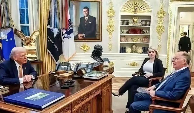 我发现卡罗琳这个女人可真不简单，不仅才 27 就成为了美国历史上最年轻的白宫发言