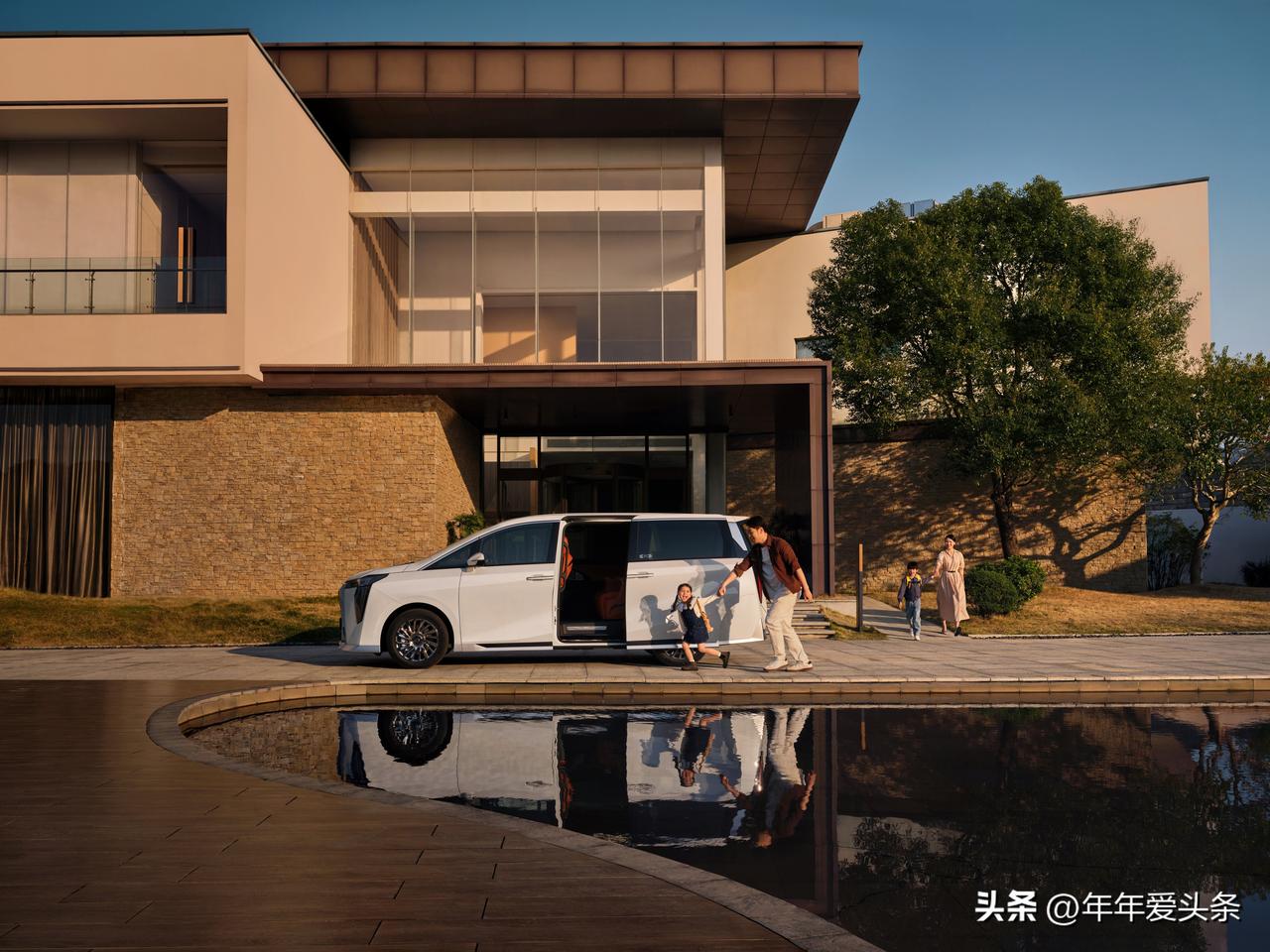 看看世界石油大国卖给我国的油价多少：
1、伊朗：4700元／吨
2、巴西：508