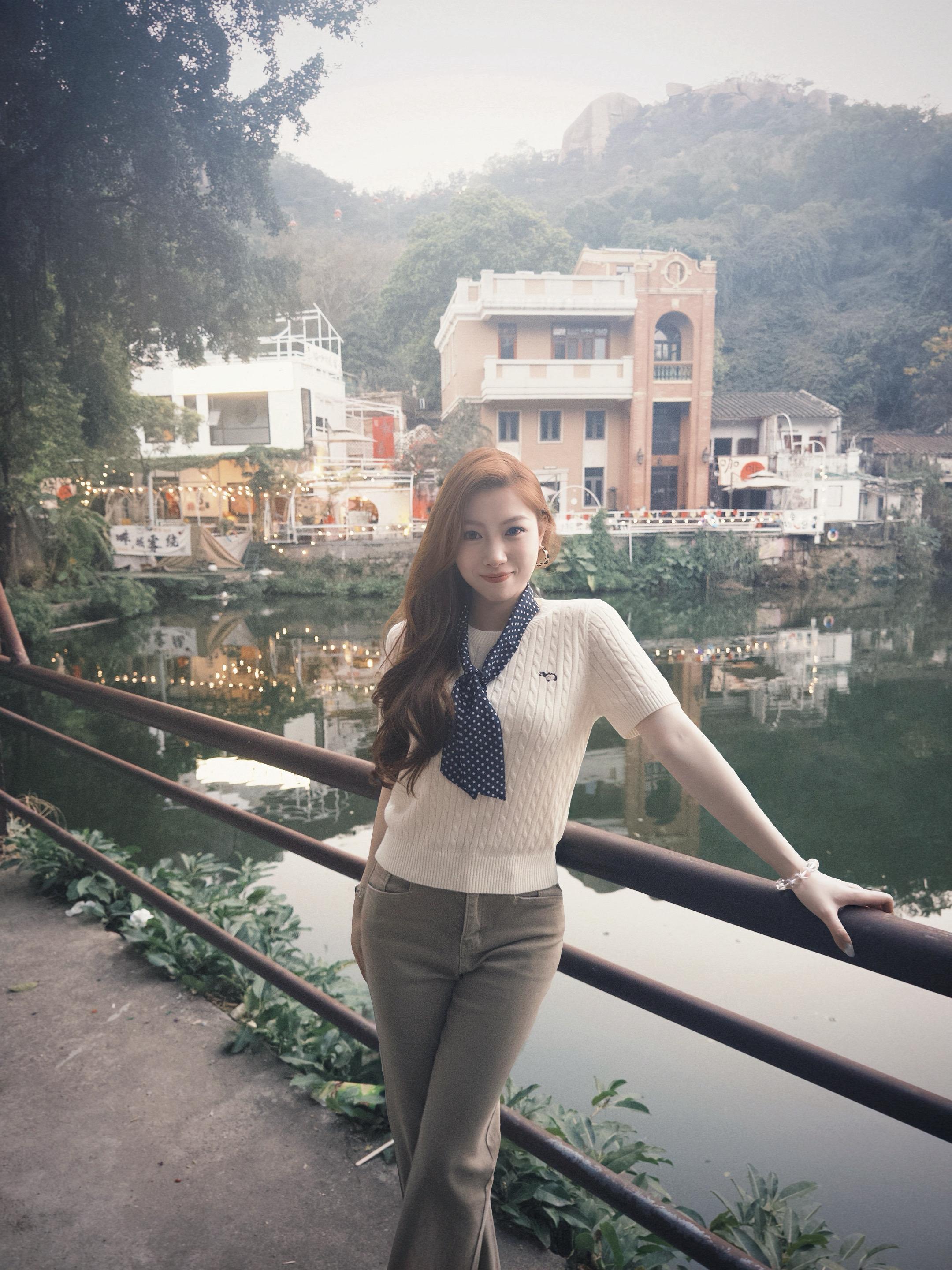 游玩时開心一点 不必挂念我