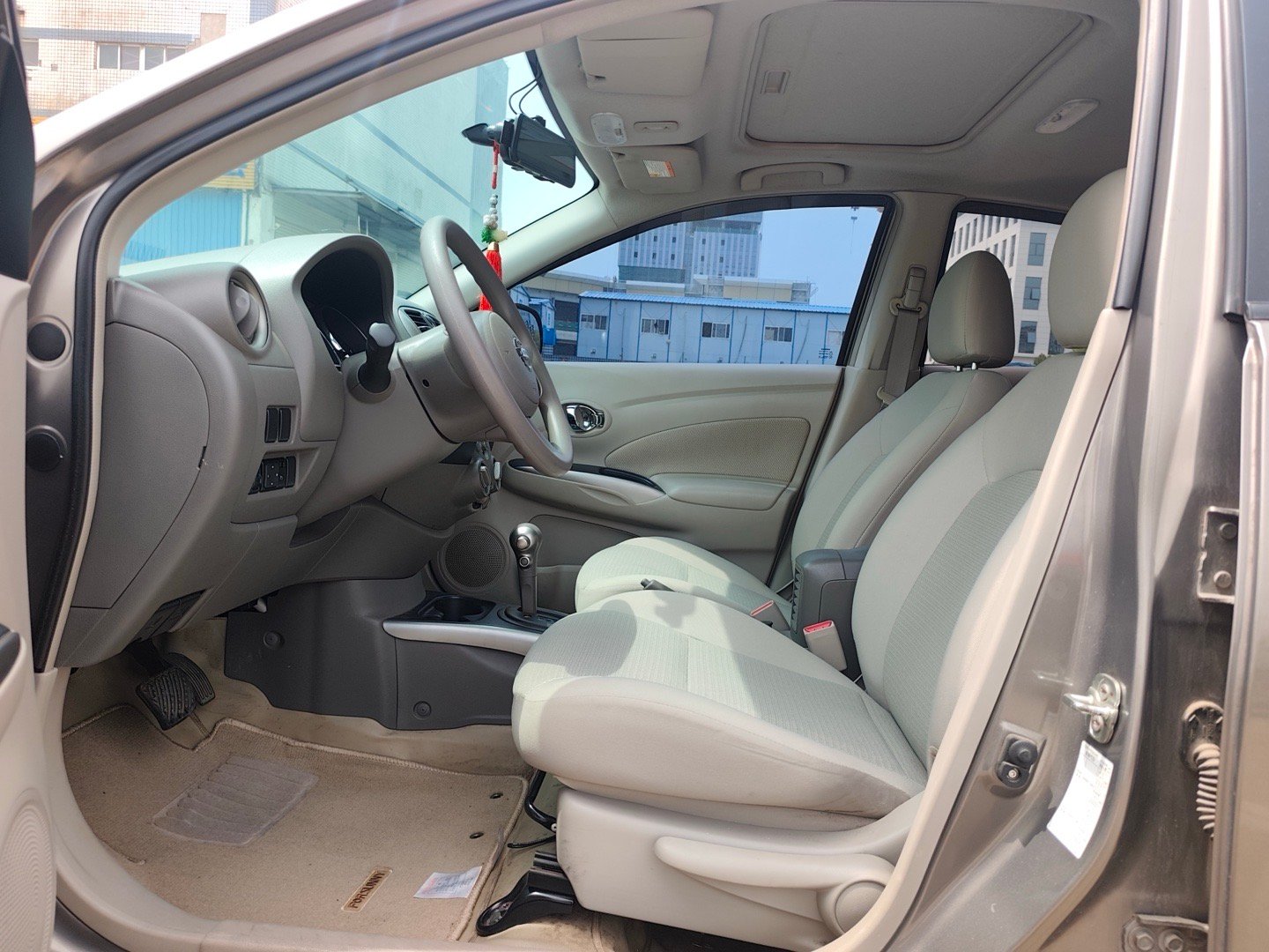 2013年 7万公里 退伍军人的爱车 内饰真的不是盖的！日产阳光