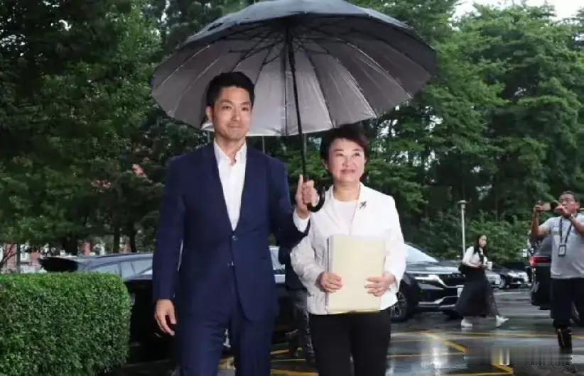 继卢秀燕之后，蒋万安也要争取宋楚瑜支持。就在今日（10月18日），蒋万安方面证实