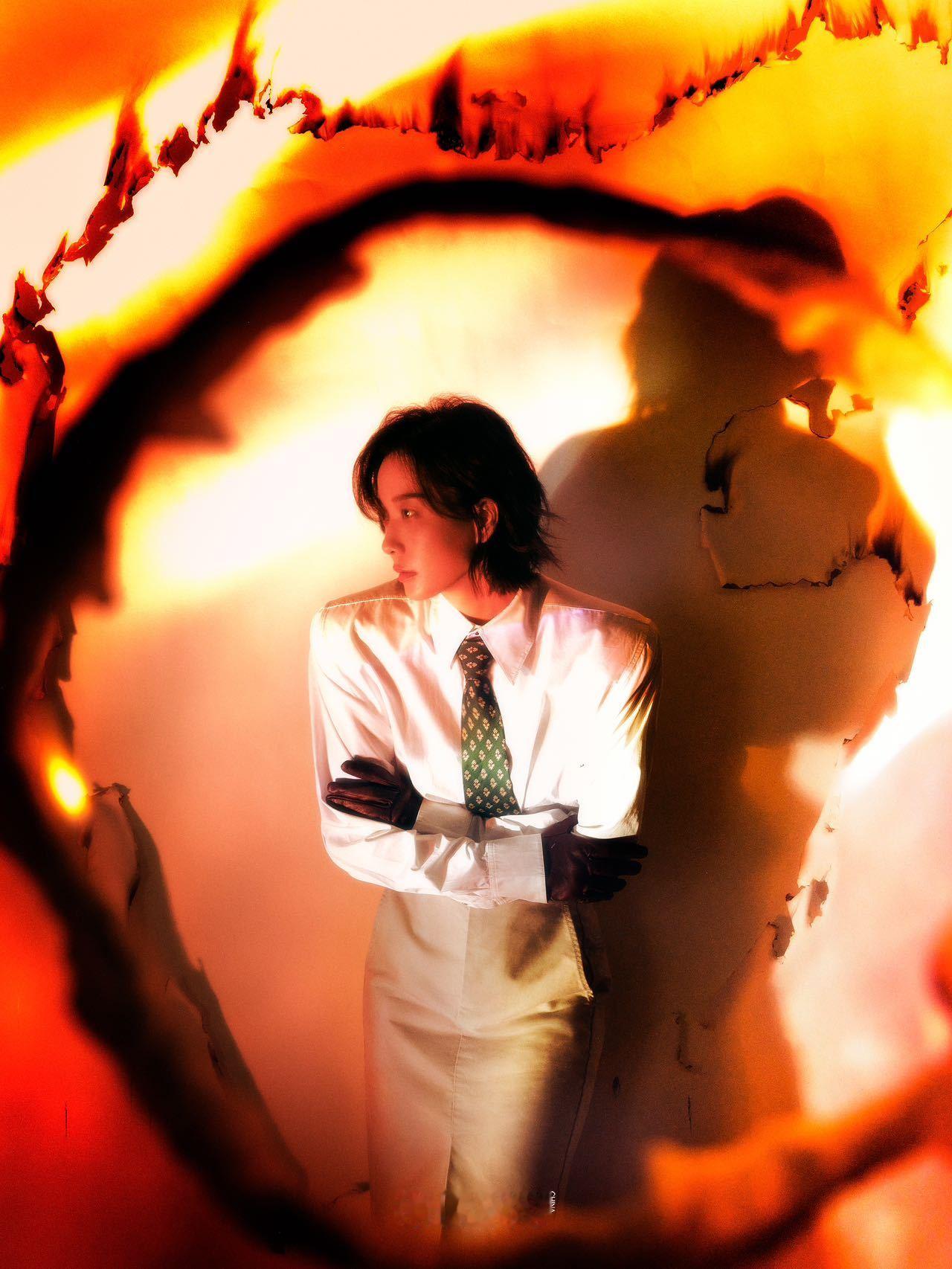 想看王珞丹演阴湿恶女 好带感的封面～！王珞丹也是闯进恶女赛道了，Dream一个姐