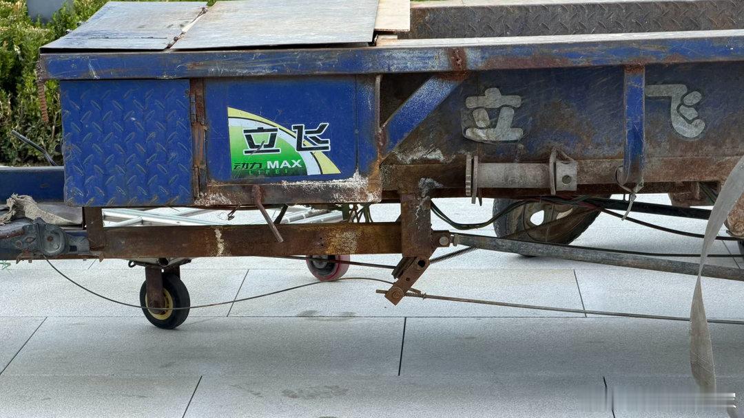 如果大家对加长没有清晰的概念，那么看看这个三蹦子，或许会有一个较为清晰的认识了