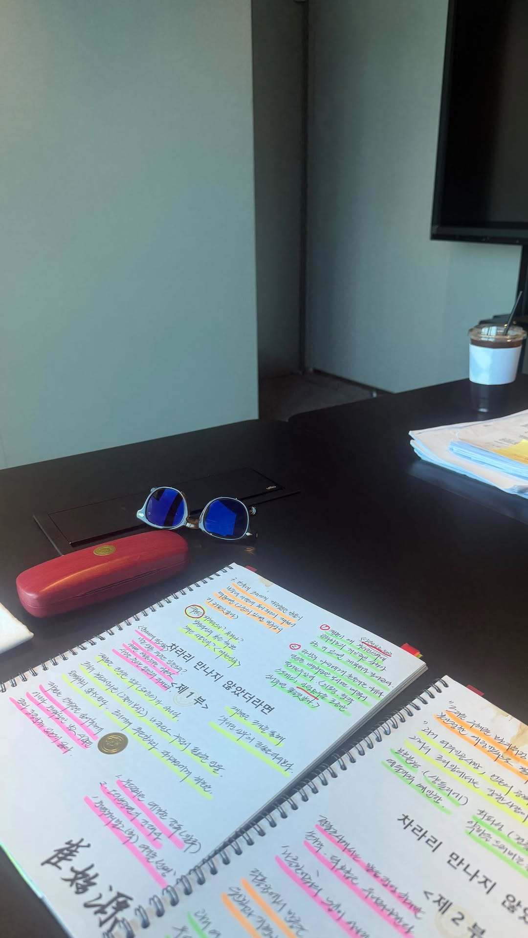 “CB百蓝_。260701崔始源 ins story更新： 