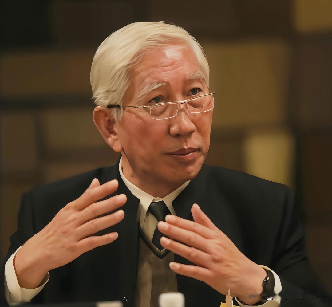 清华教授柳冠中的灵魂拷问：
“无人飞机、无人驾驶、无人商店、无人酒店、无人银行，