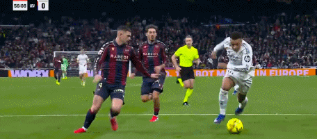 皇马2比0莱万特 西甲第20轮，皇马2-0战胜莱万特。姆巴佩点球破门，阿森西奥头