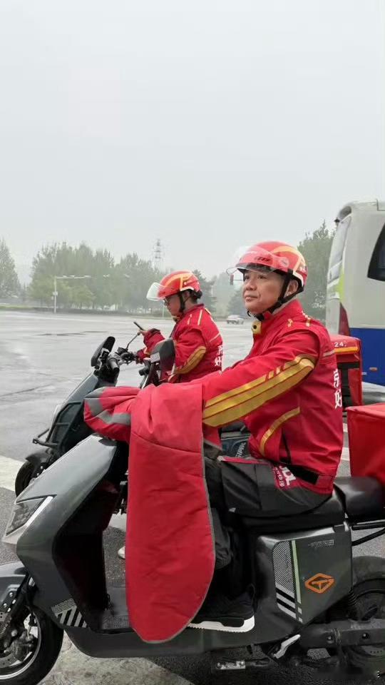 刘强东称企业的价值是改善员工生活这才是正确的企业价值观[摊手]我们需要的不是资本