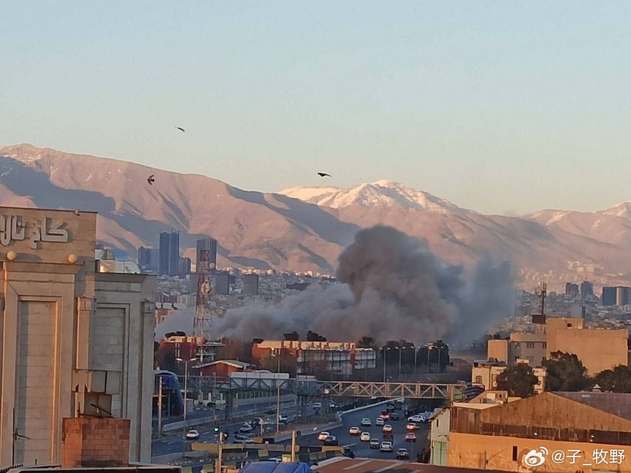 努尔新闻社报道，美国和以色列袭击了德黑兰的梅赫拉巴德机场。社交媒体上称，一架客机