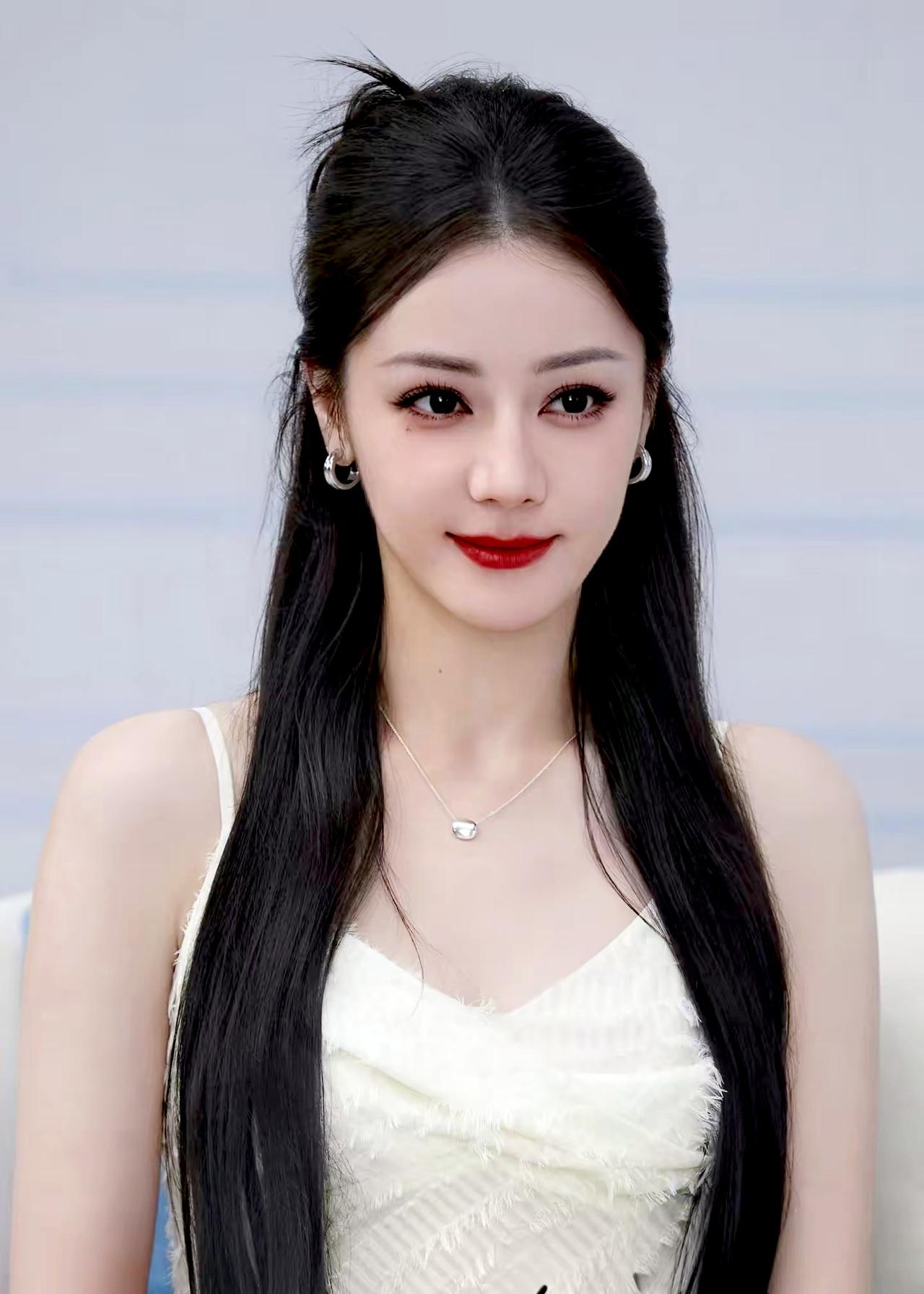 终于明白迪丽热巴为啥不结婚了！

不是没人馋她身子，而是她今年才34岁，居然就觉