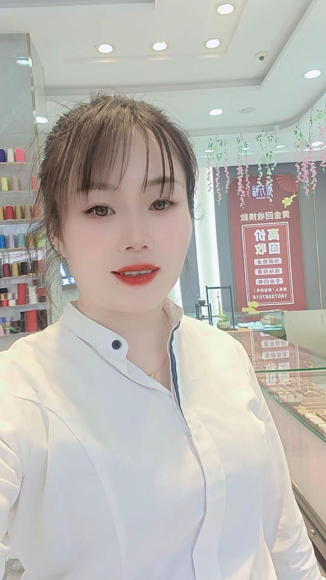 生活总有不如意，来个微笑，不负今日阳光。