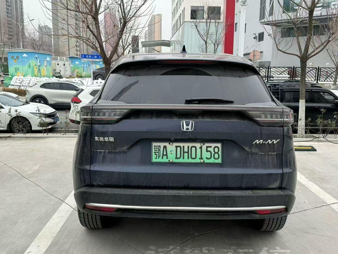 新到一台2021年5月 本田M-NV ，个人一手车， 12万公里。两件喷漆  没