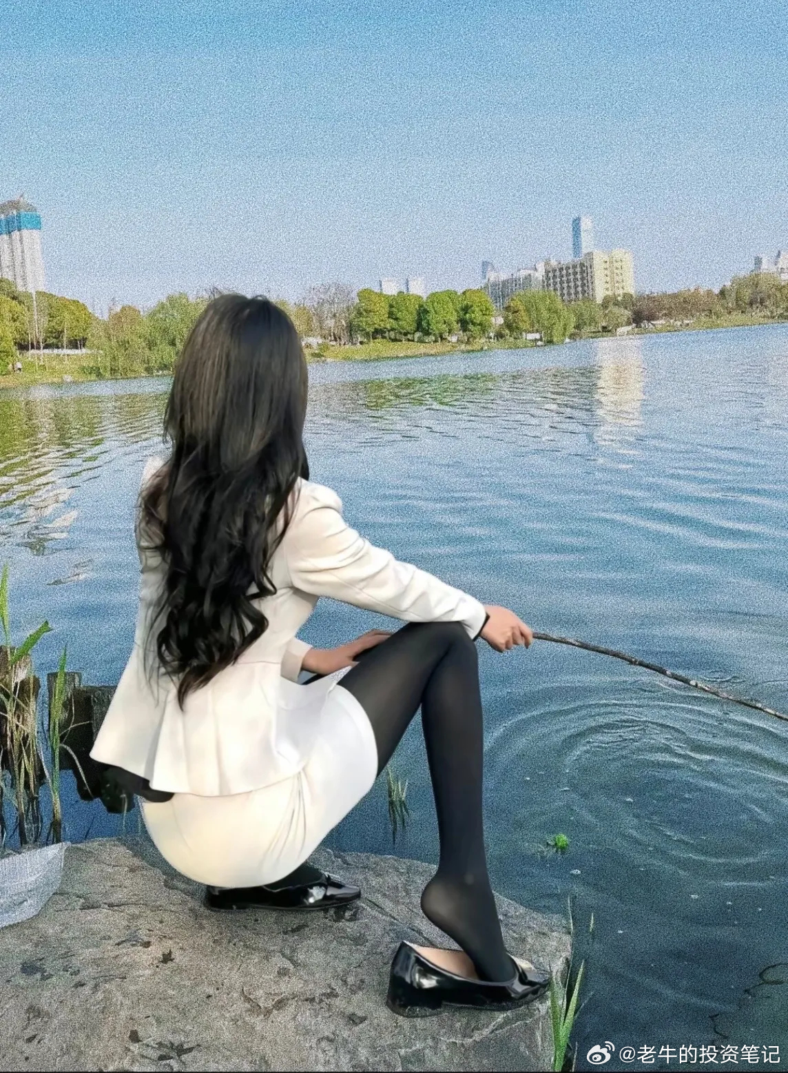 静坐花阴下，心随流水闲！ ​​​