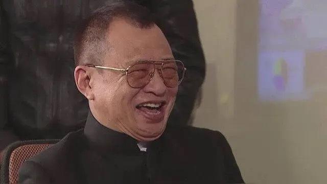 手机刚开机打开微博就是一条噩耗…[蜡烛]欢喜哥走好，奔驰哥走好欢喜哥许绍雄逝世 