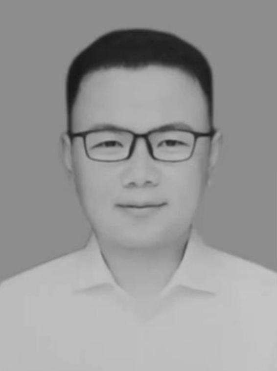 36岁燃尽讲台！高三老师吴立峰，把最后生命留给高考学子
 
吴立峰，河北保定爱和