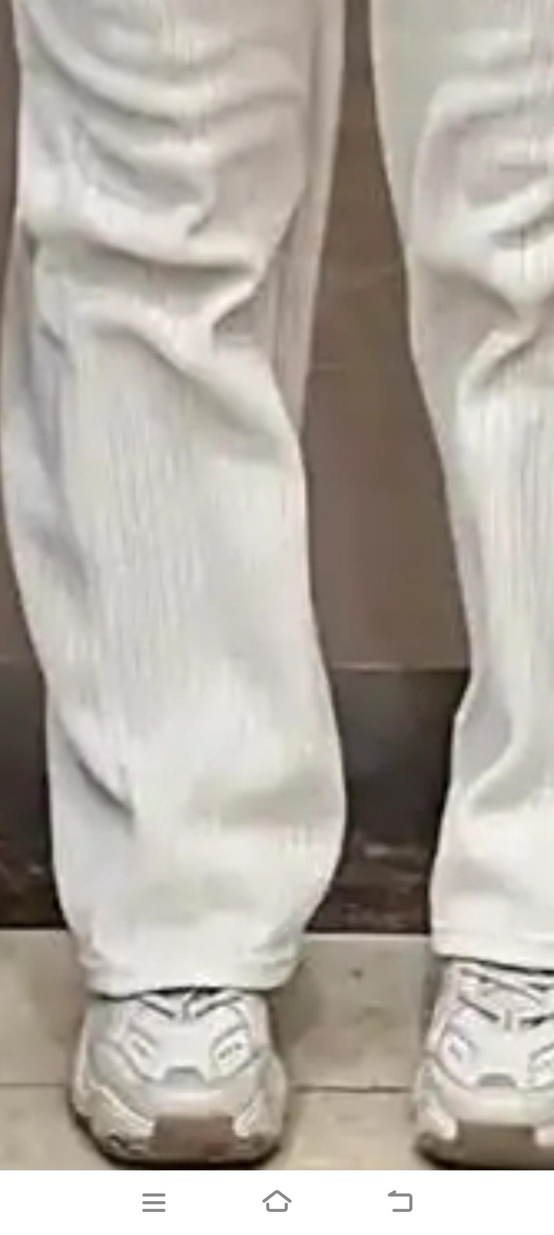 这一招保证不会让你成为雷公电母！

 周日去逛商场，在我前面走着一个穿着一身白色