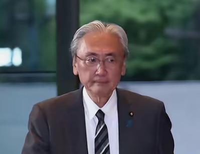 日本很难受

日本最近想跟中国缓和关系，说了不少好话。连驻巴西的大使都公开喊话，