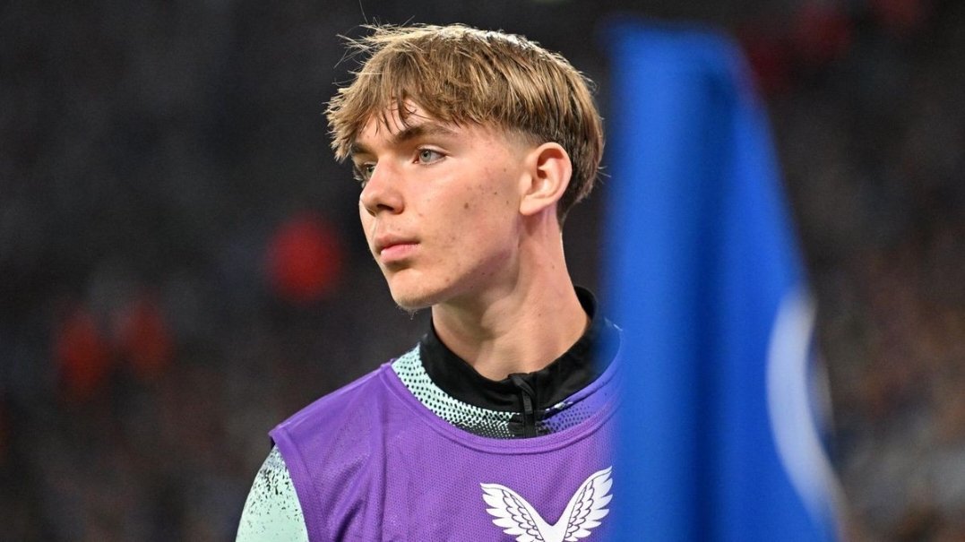 拜仁、多特和莱比锡观看了赫塔天才中场肯尼特·艾奇霍恩对阵凯泽斯劳滕的现场比赛。莱