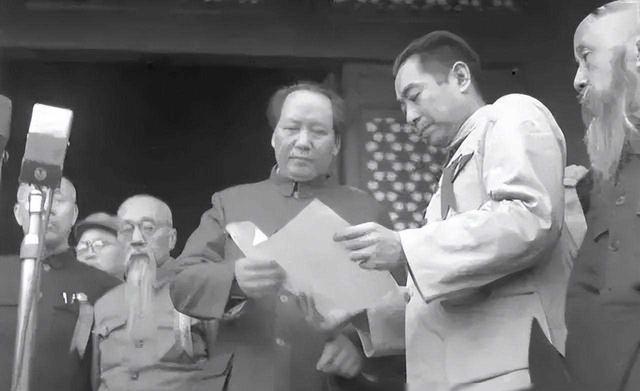 新中国成立之际，山河重整，可谁，才是那真正的奠基者？当历史的风烟散去，六位开国元