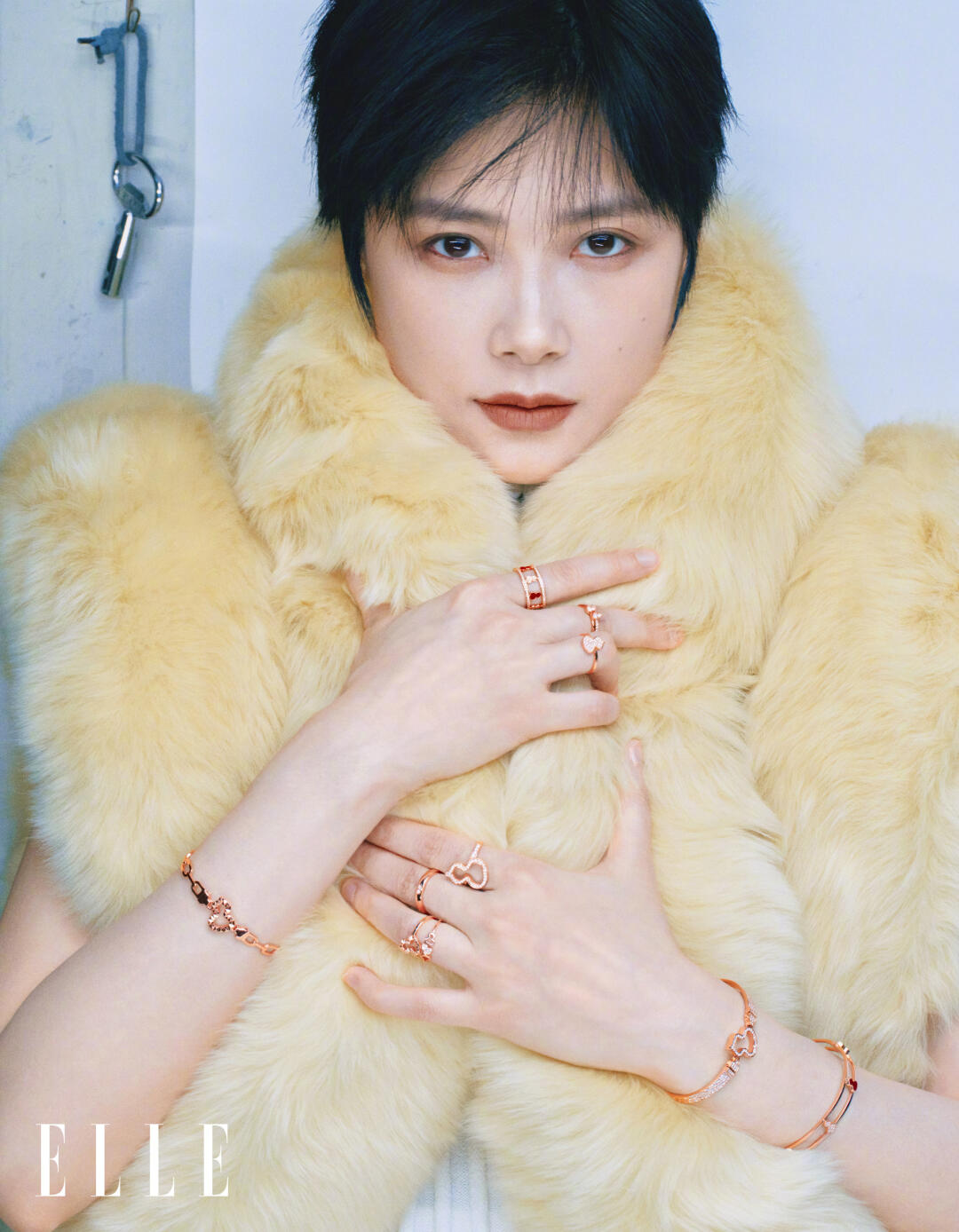 李宇春 ELLE七月刊封面：先锋酷感 上