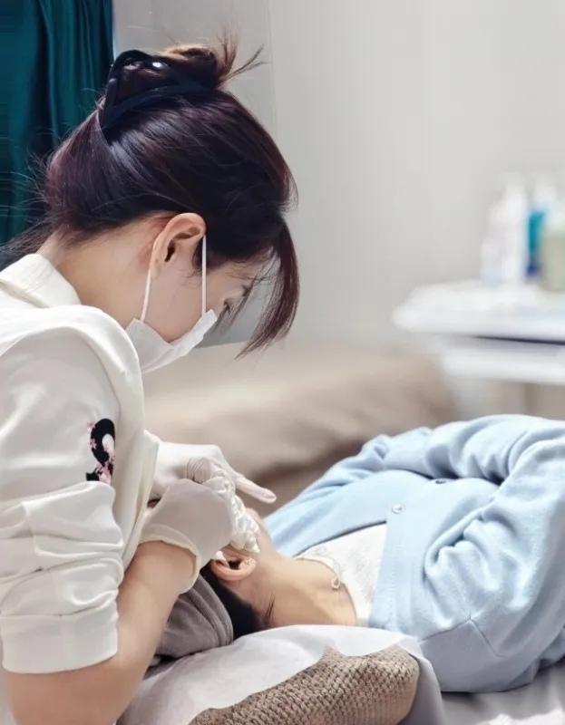 “3支医美针，2支是假货！”一组数据让人后背发凉：你脸上打的，可能根本不是药
