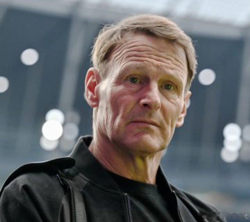 曼联谢林汉姆认为霍伊伦在曼联仍有未来：是的我相信，足球俱乐部的情况变化非常快，尤