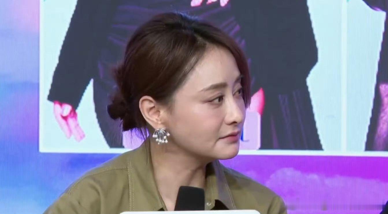 陈德容[超话]陈德容没有谈恋爱乘风2025扫楼家人们，陈德容扫楼发言人间清醒！爱