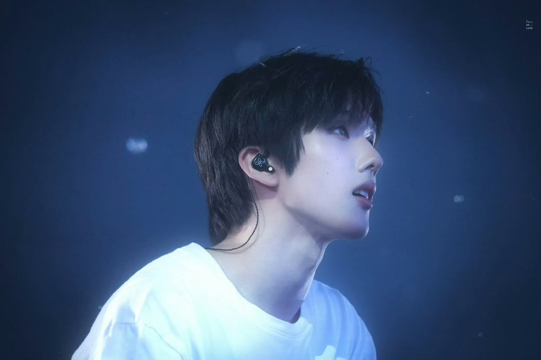 朴志晟发博人都要继续往前走，长大了成熟了，但真诚从未变过