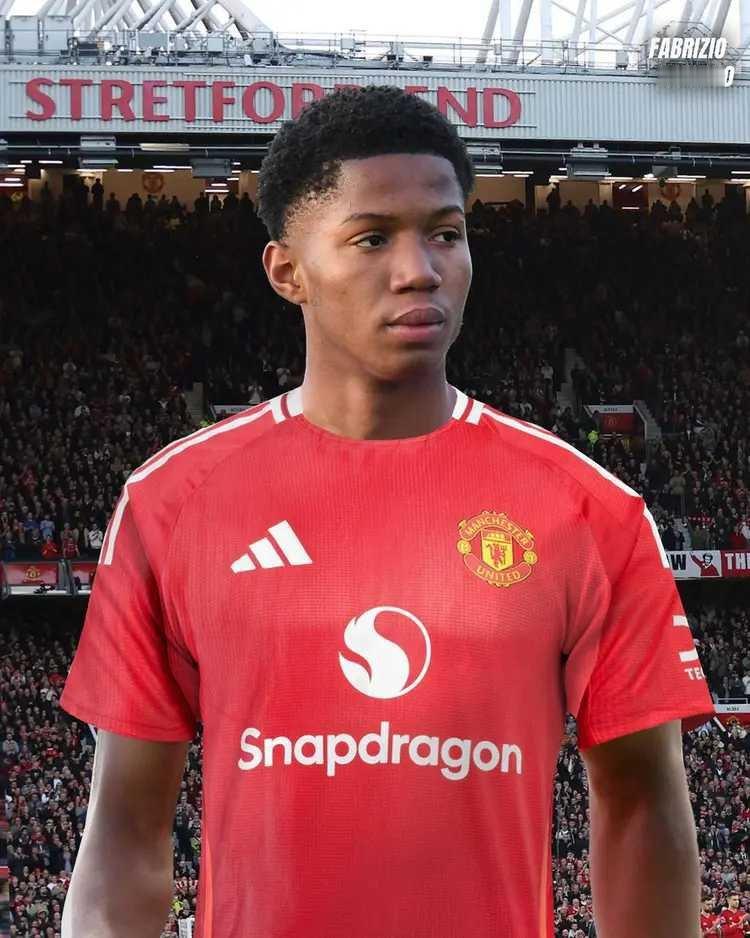 据知名记者罗马诺消息，在获得英超联赛的批准后，16岁的阿森纳中锋奇多-奥比-马丁